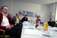 Vertreter der NGD und der DASI Berlin informieren sich über den Familienrat